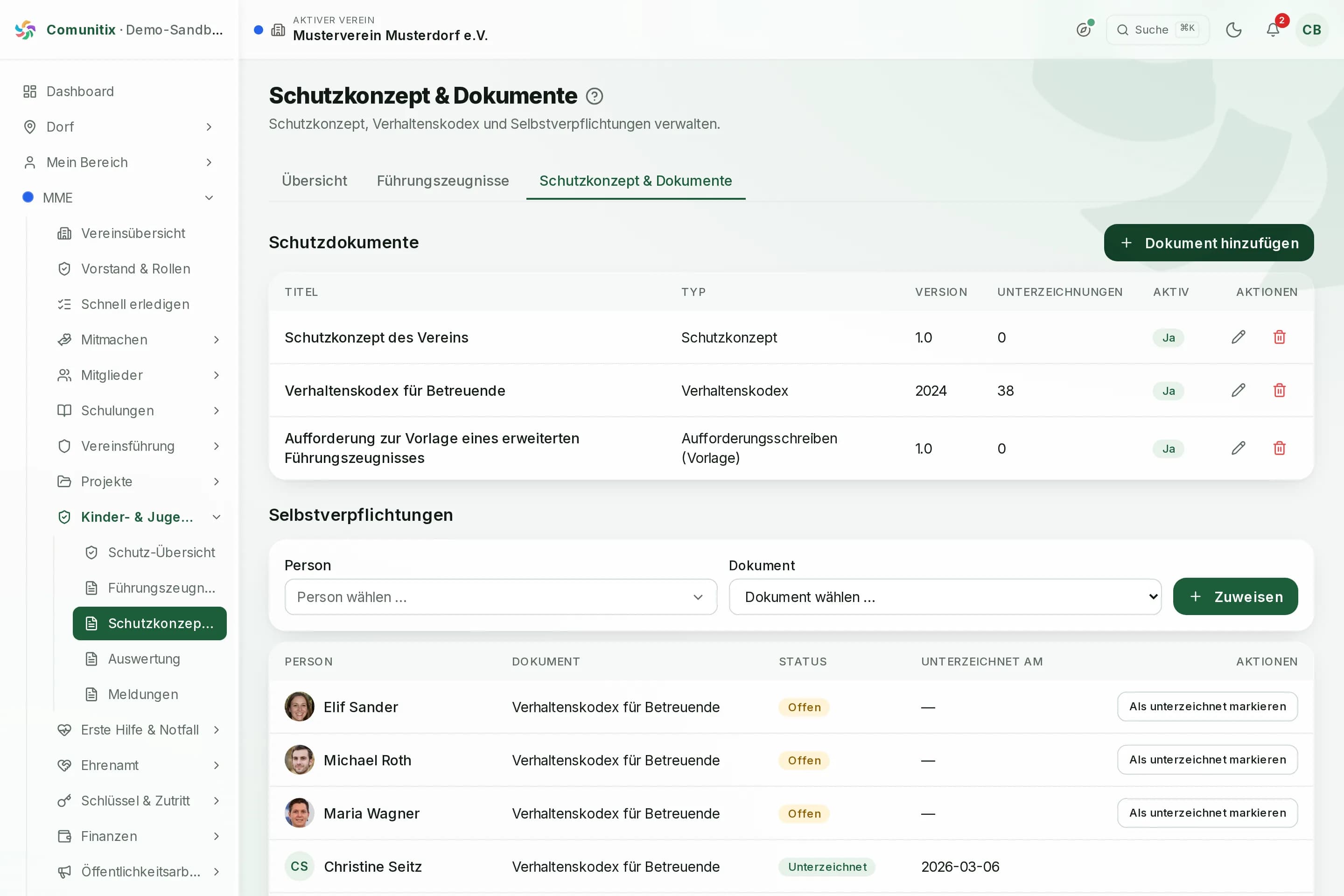 Schutzdokumente mit Version und Aktiv-Status sowie die Tabelle der zugewiesenen und unterzeichneten Selbstverpflichtungen
